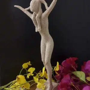Escultura "Cuidado Elevado" - Imagem 3