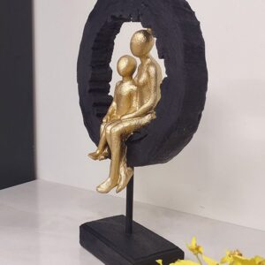 Escultura União e Afeto em Resina – Um Símbolo de Cuidado e Conexão para seu Espaço - Imagem 2