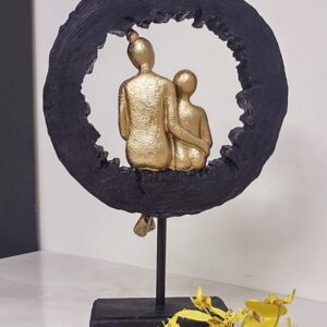 Escultura União e Afeto em Resina – Um Símbolo de Cuidado e Conexão para seu Espaço - Imagem 3